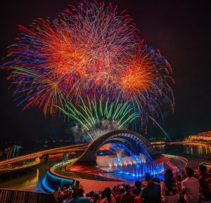 Kiss of the Sea show